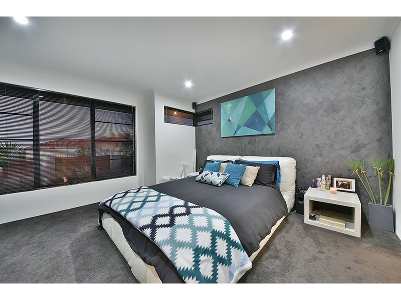 20 Van Gogh Road, Tapping WA 6065