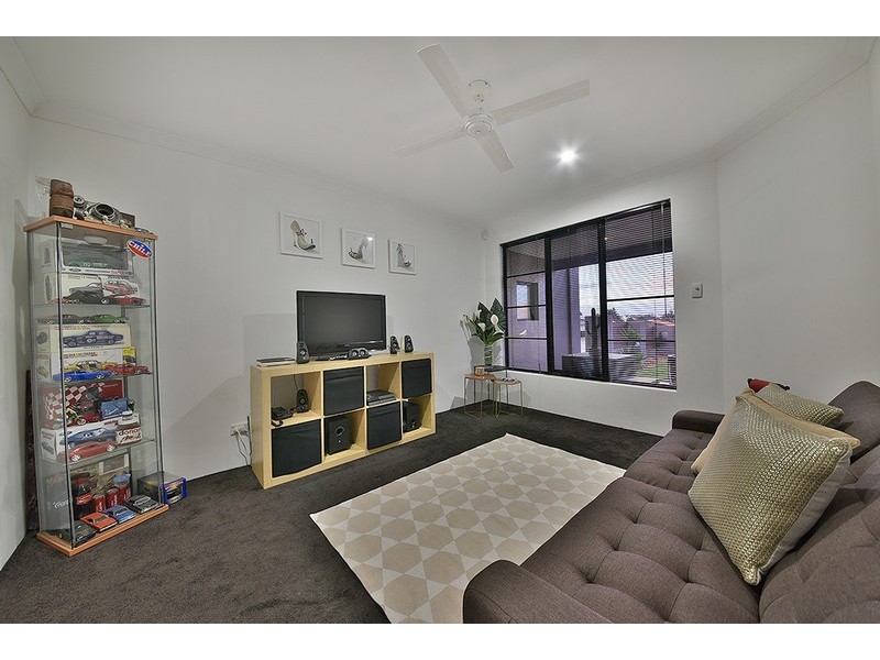 20 Van Gogh Road, Tapping WA 6065