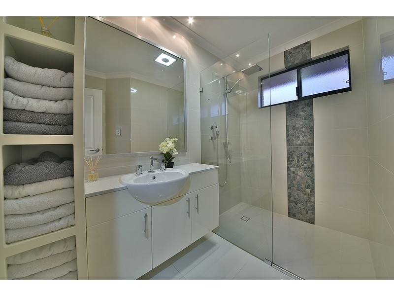 20 Van Gogh Road, Tapping WA 6065