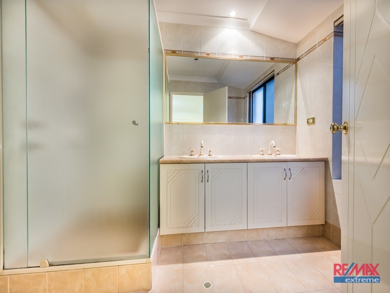 4 Havana Vista, Hocking WA 6065