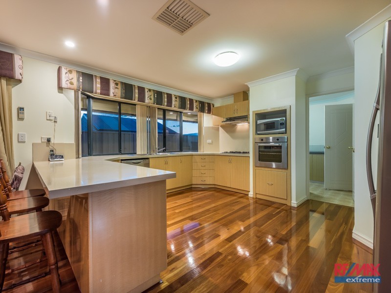 4 Havana Vista, Hocking WA 6065