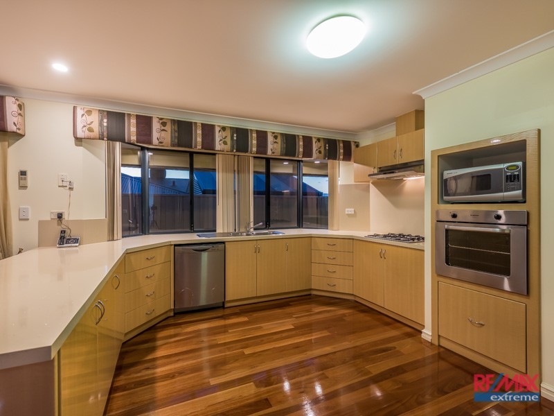 4 Havana Vista, Hocking WA 6065