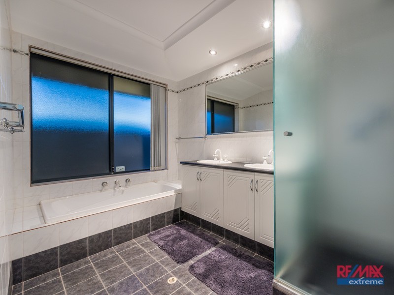 4 Havana Vista, Hocking WA 6065