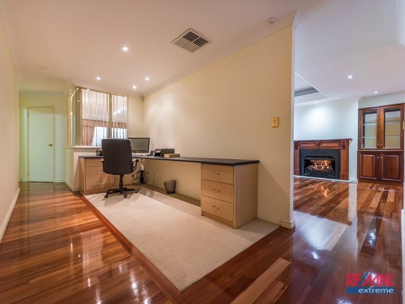 4 Havana Vista, Hocking WA 6065