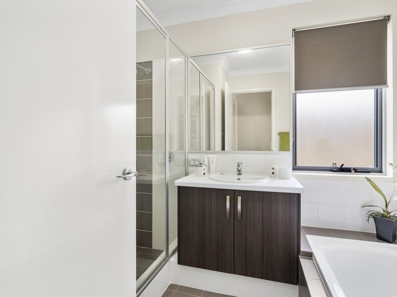 99 Grandis Boulevard, Banksia Grove WA 6031