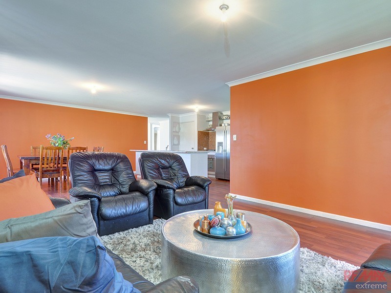 87 Joseph Banks Boulevard, Banksia Grove WA 6031