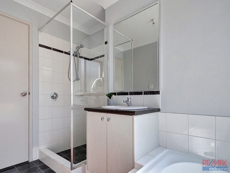 87 Joseph Banks Boulevard, Banksia Grove WA 6031