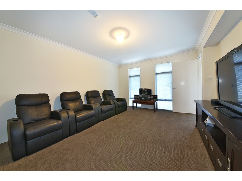 25 Eiffel Circuit, Tapping WA 6065