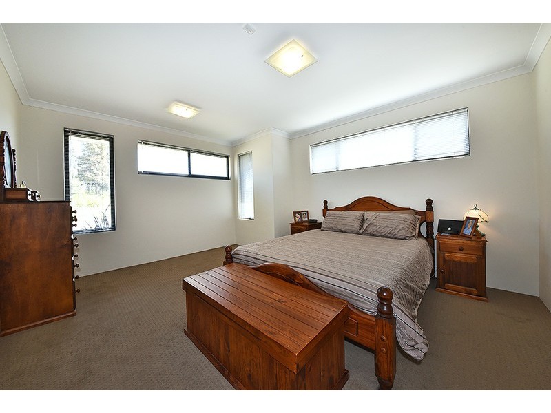 25 Eiffel Circuit, Tapping WA 6065