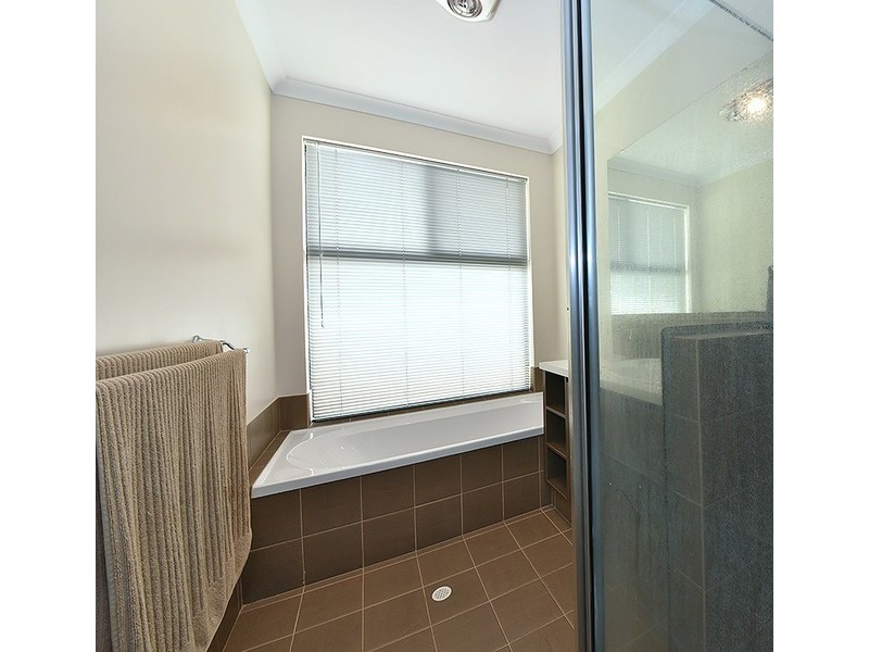 25 Eiffel Circuit, Tapping WA 6065