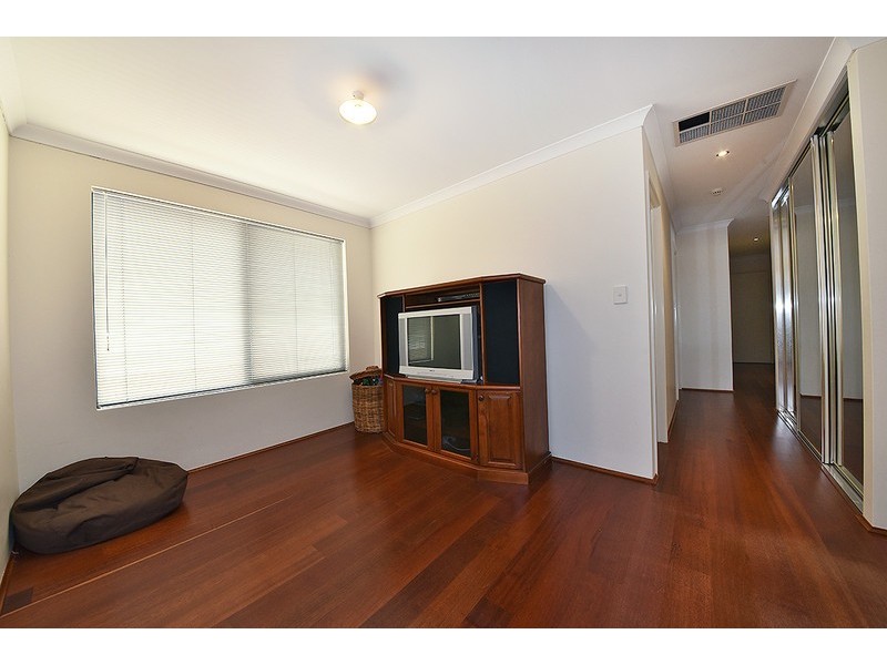 25 Eiffel Circuit, Tapping WA 6065