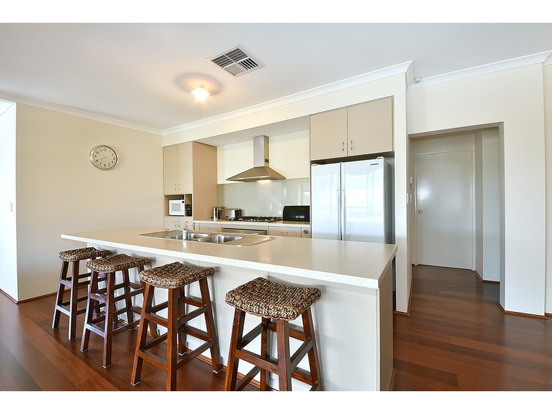 25 Eiffel Circuit, Tapping WA 6065