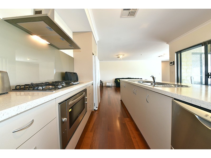 25 Eiffel Circuit, Tapping WA 6065