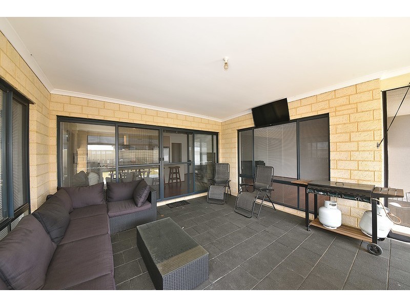 25 Eiffel Circuit, Tapping WA 6065