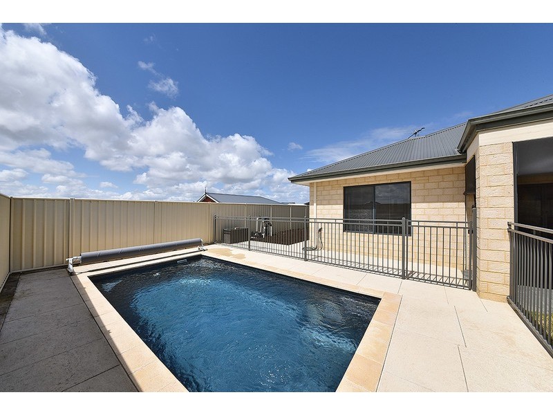 25 Eiffel Circuit, Tapping WA 6065