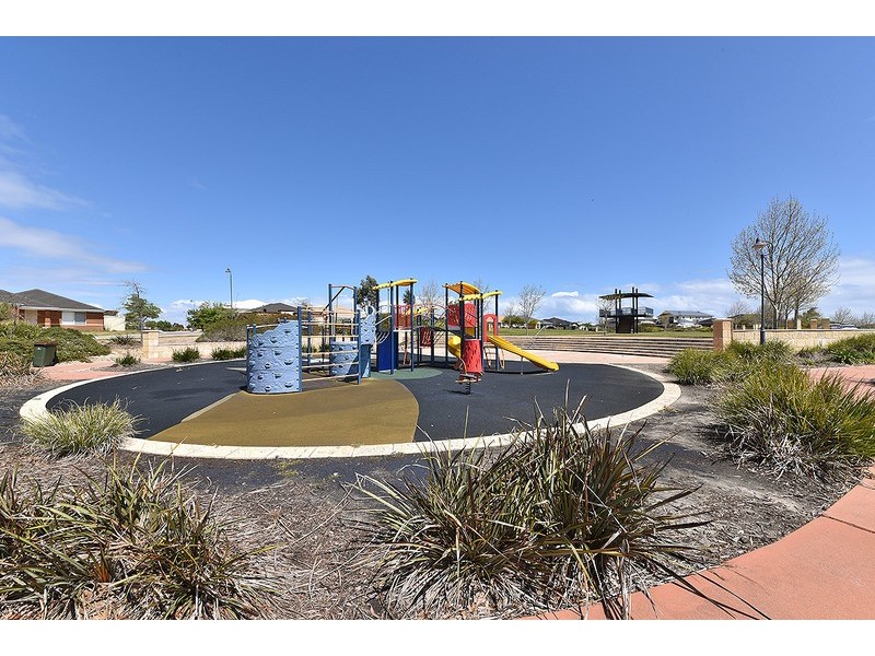 25 Eiffel Circuit, Tapping WA 6065