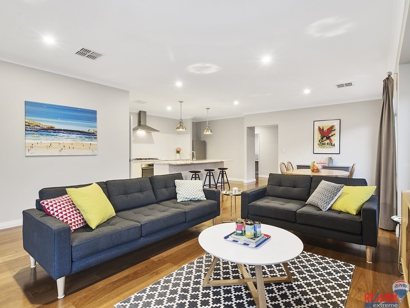 4 Hyden Road, Banksia Grove WA 6031