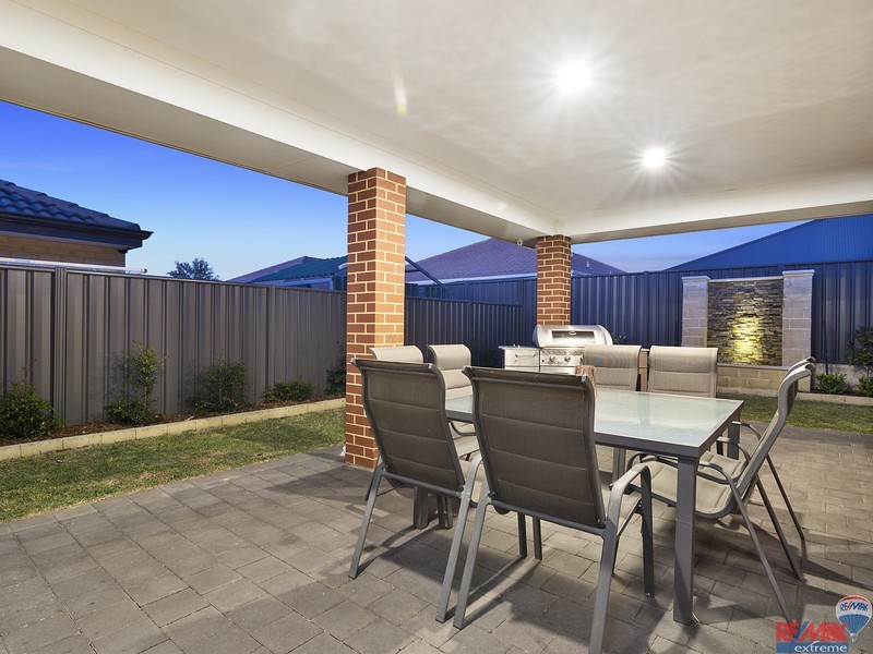 4 Hyden Road, Banksia Grove WA 6031