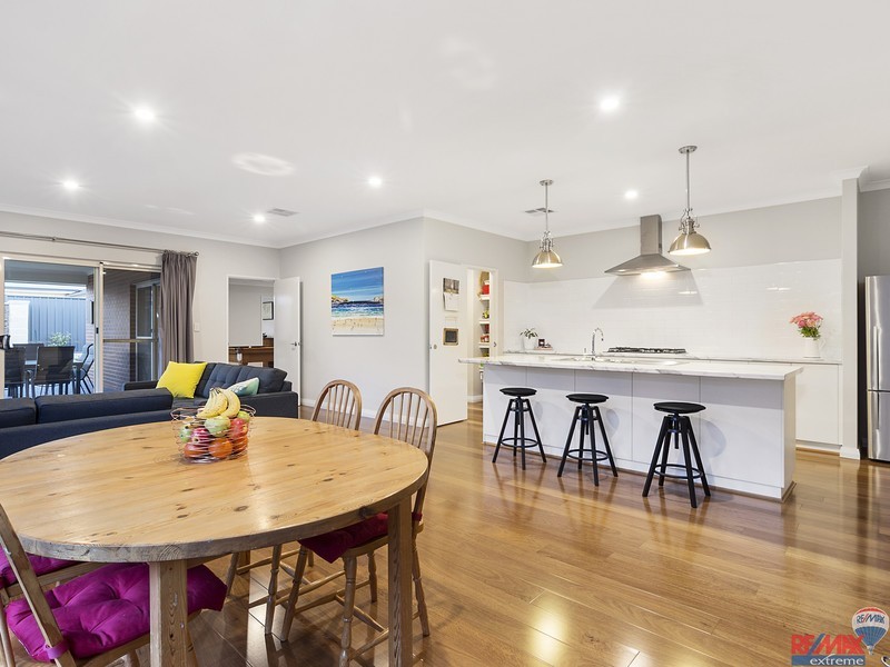 4 Hyden Road, Banksia Grove WA 6031