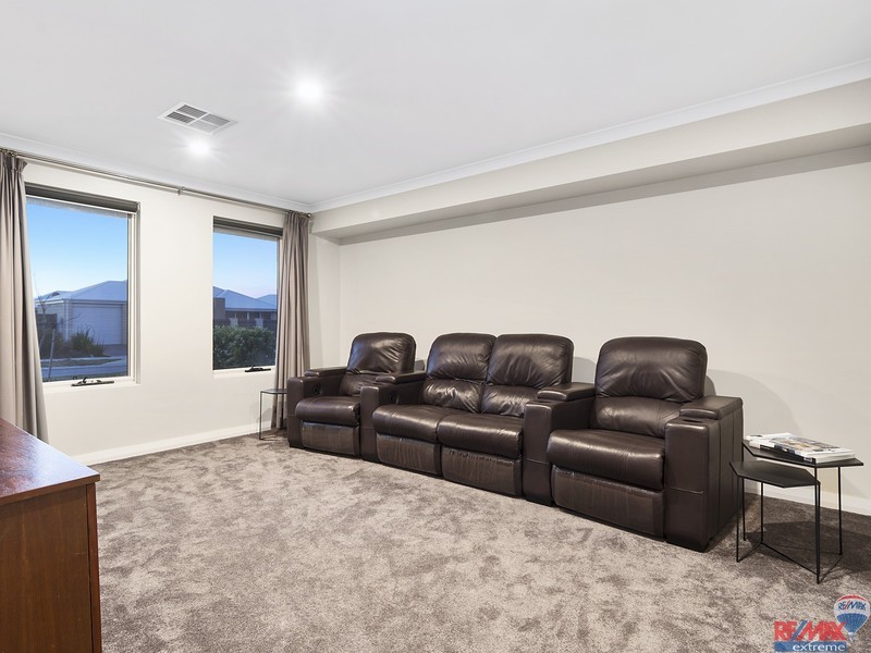 4 Hyden Road, Banksia Grove WA 6031