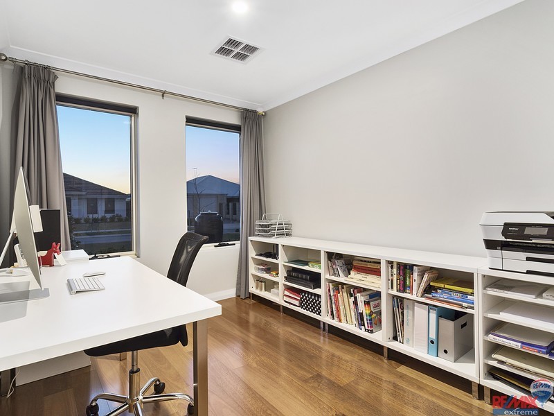 4 Hyden Road, Banksia Grove WA 6031