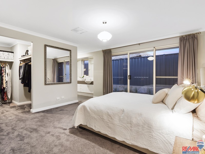 4 Hyden Road, Banksia Grove WA 6031