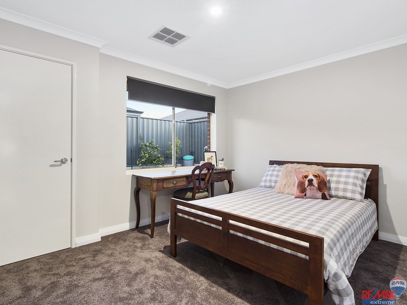 4 Hyden Road, Banksia Grove WA 6031