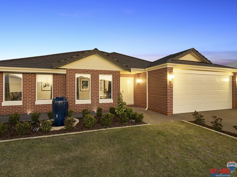 4 Hyden Road, Banksia Grove WA 6031