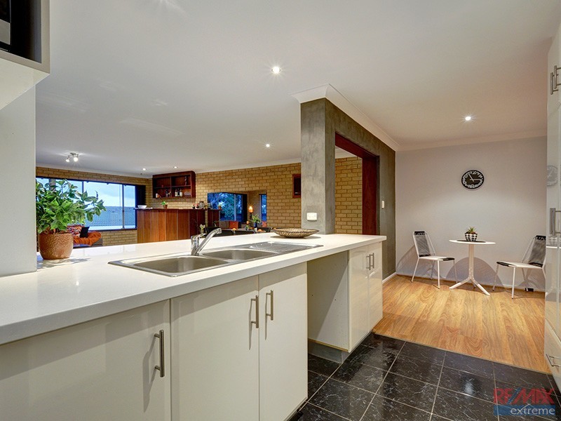 27 Aminya Avenue, Wanneroo WA 6065