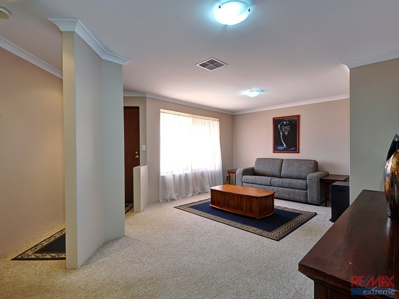 16 Combewood Loop, Carramar WA 6031