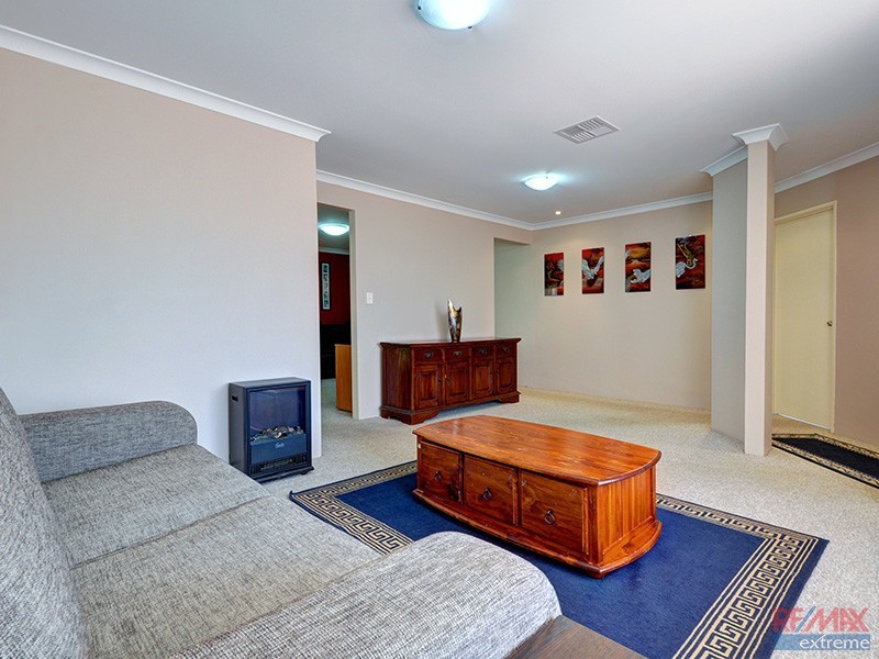 16 Combewood Loop, Carramar WA 6031