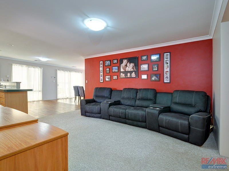 16 Combewood Loop, Carramar WA 6031