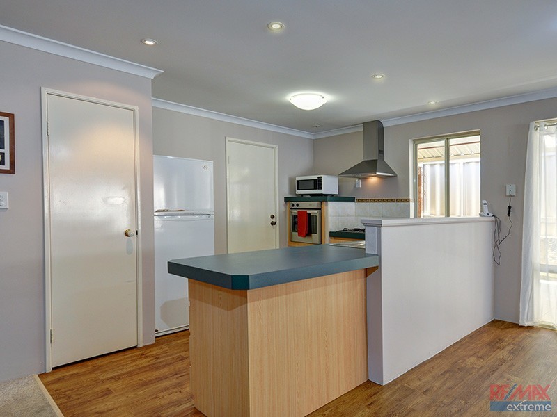 16 Combewood Loop, Carramar WA 6031