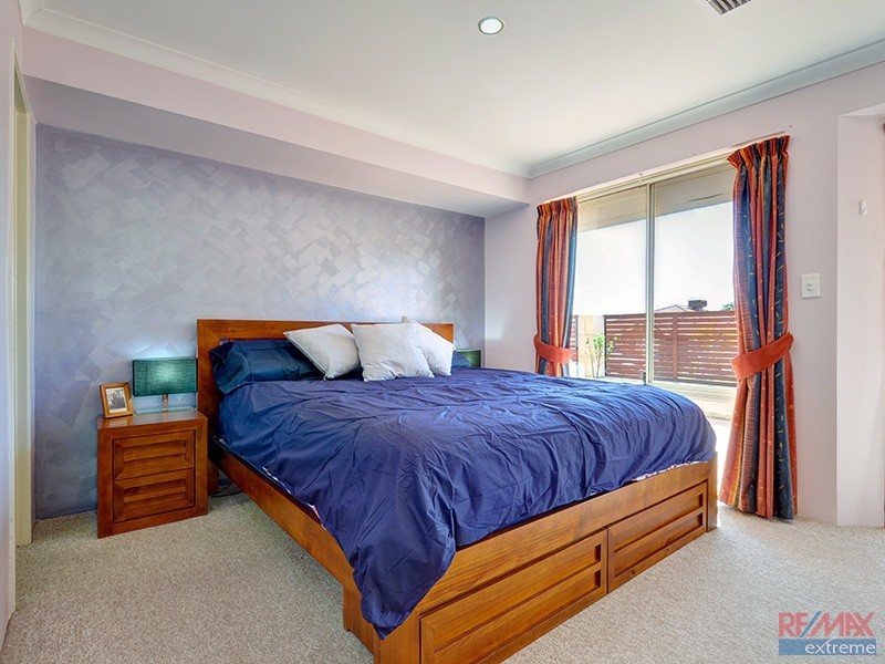 16 Combewood Loop, Carramar WA 6031