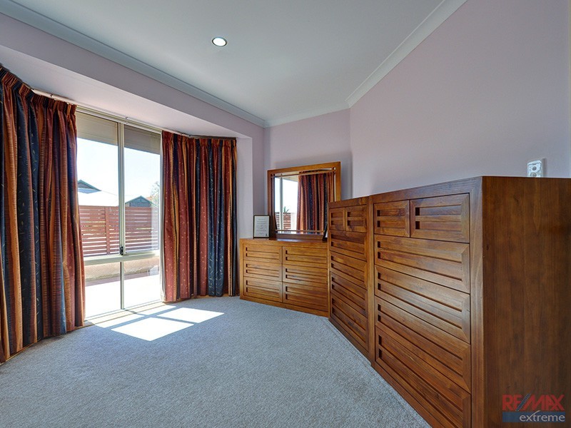 16 Combewood Loop, Carramar WA 6031