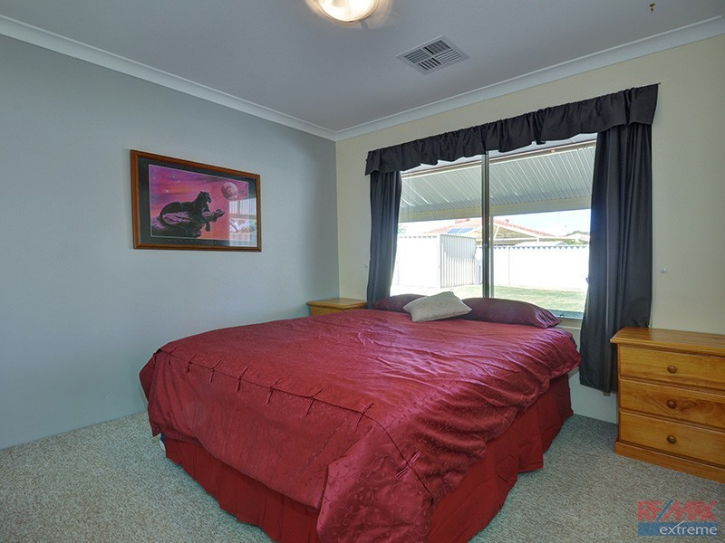 16 Combewood Loop, Carramar WA 6031