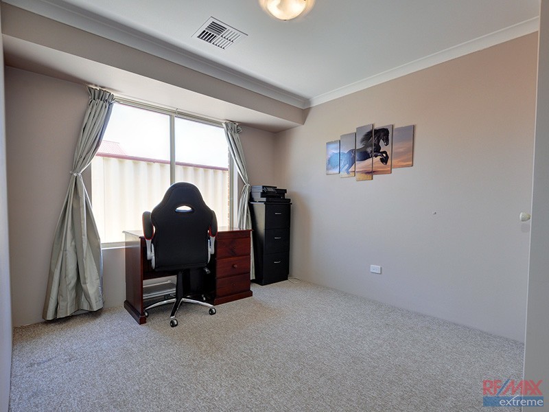 16 Combewood Loop, Carramar WA 6031