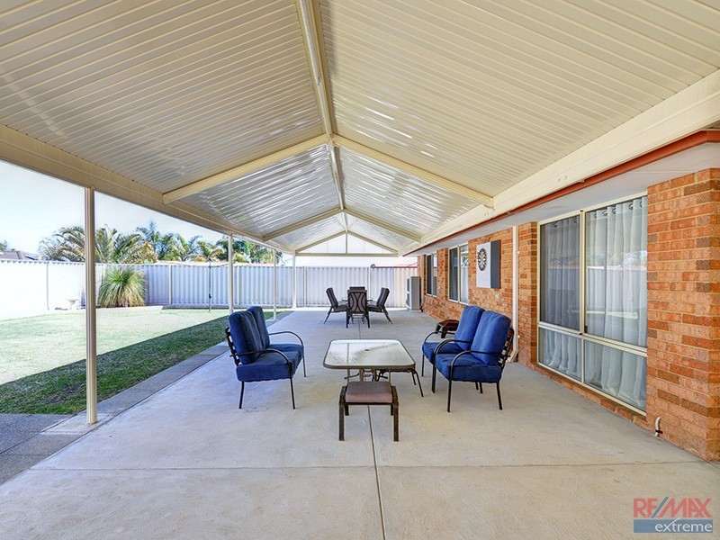 16 Combewood Loop, Carramar WA 6031