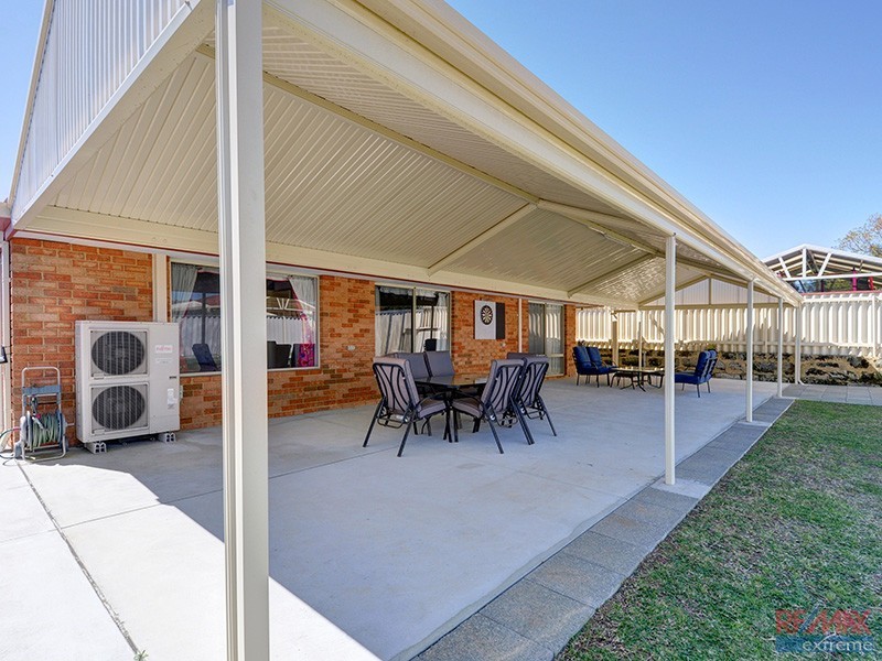 16 Combewood Loop, Carramar WA 6031