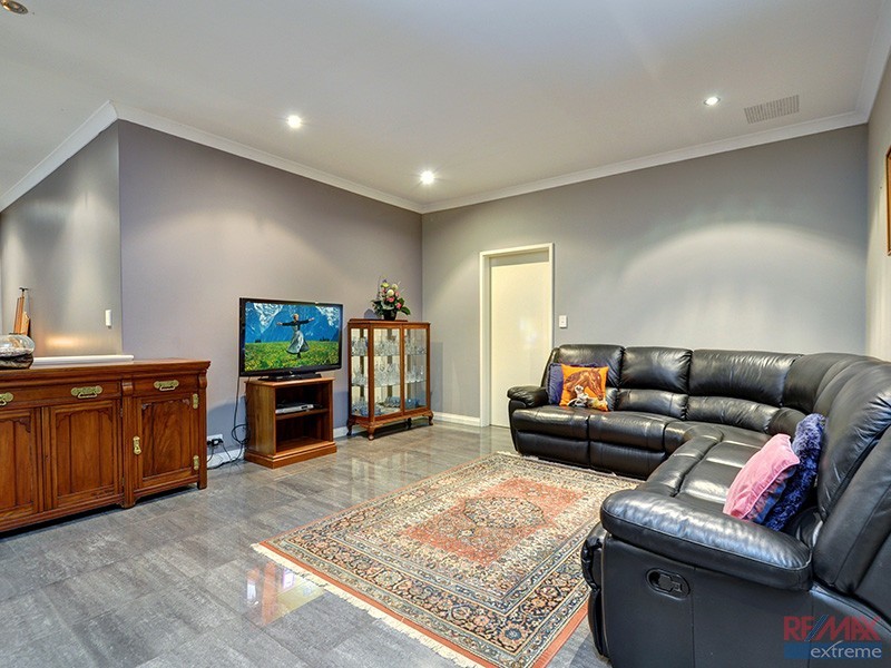 63 Wattle Mews, Hocking WA 6065