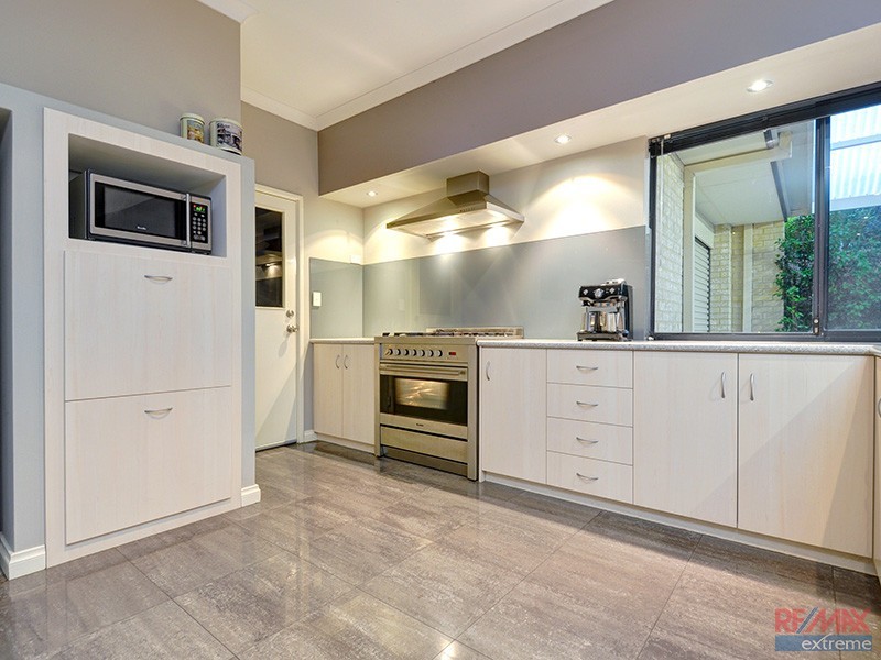 63 Wattle Mews, Hocking WA 6065