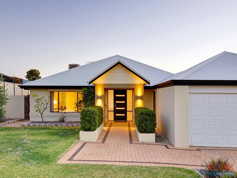 6 Newgain Crescent, Carramar WA 6031