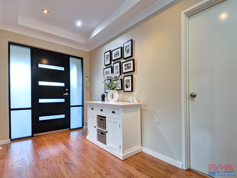 6 Newgain Crescent, Carramar WA 6031