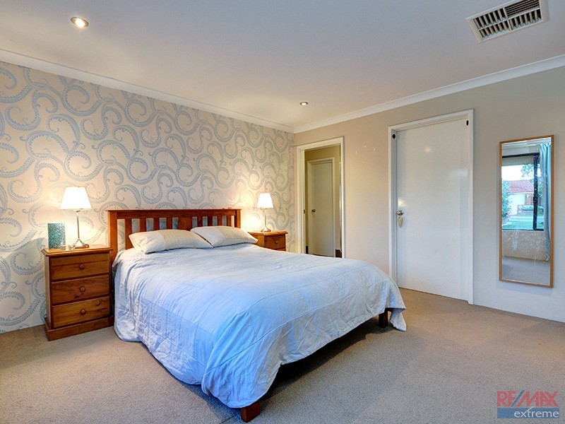 6 Newgain Crescent, Carramar WA 6031