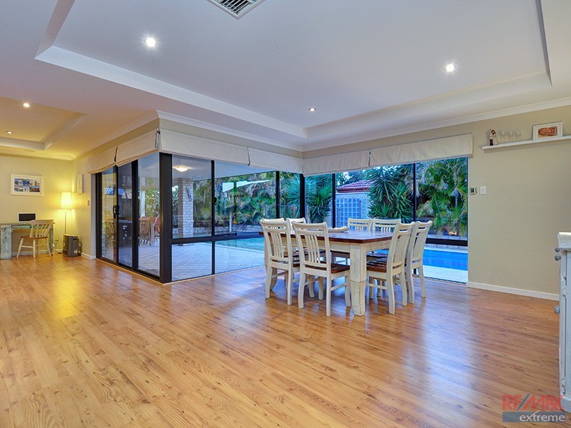 6 Newgain Crescent, Carramar WA 6031