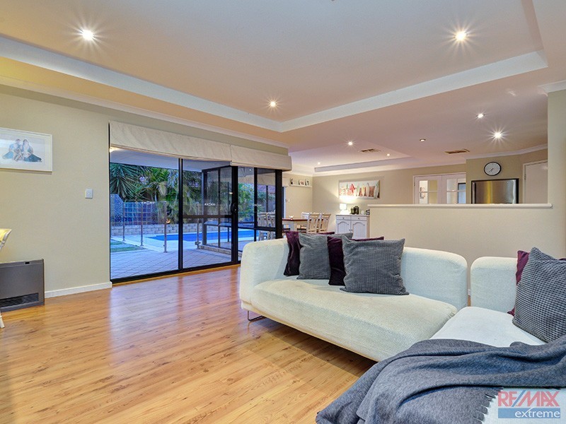 6 Newgain Crescent, Carramar WA 6031