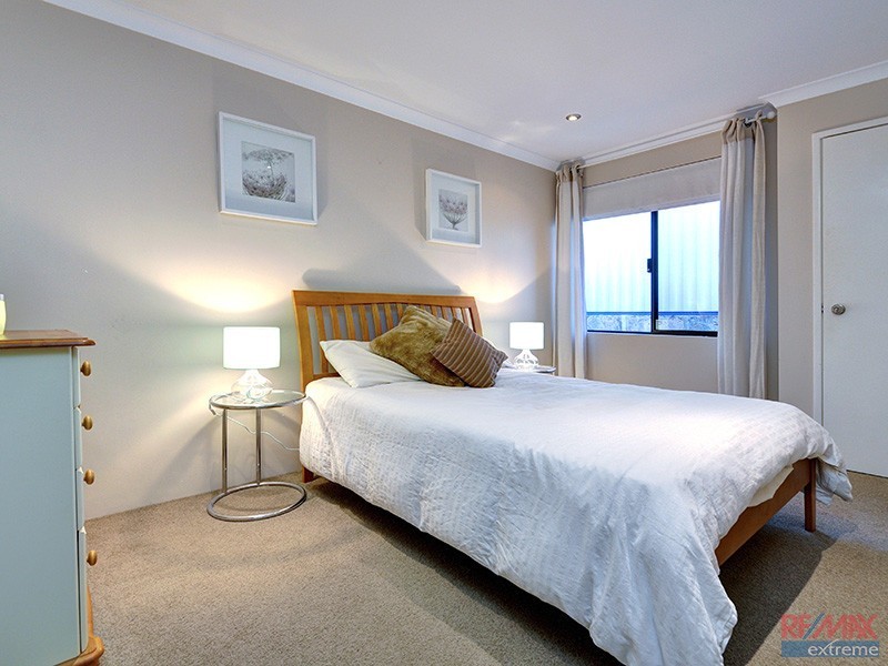 6 Newgain Crescent, Carramar WA 6031