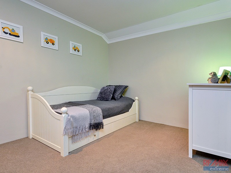 6 Newgain Crescent, Carramar WA 6031