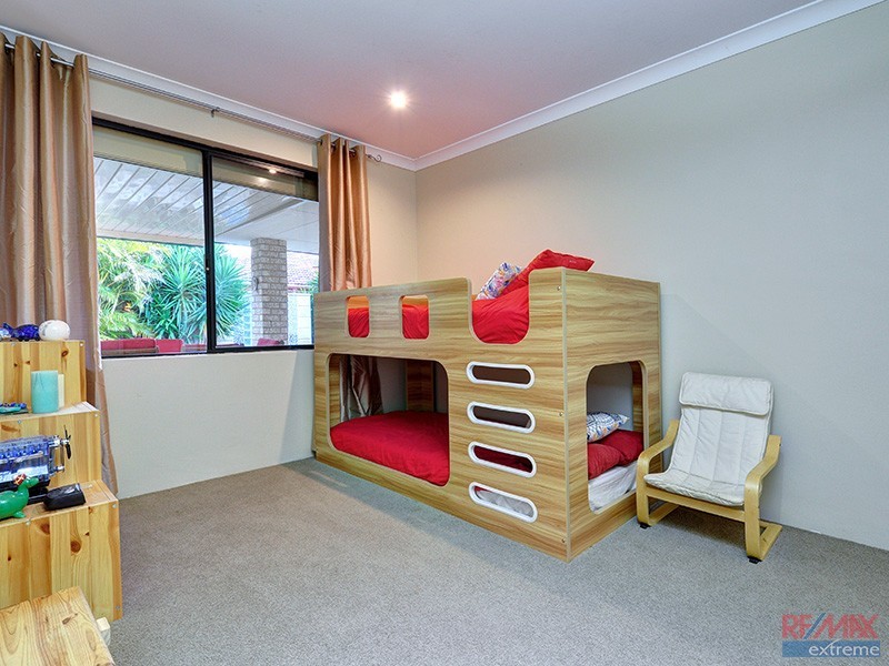 6 Newgain Crescent, Carramar WA 6031
