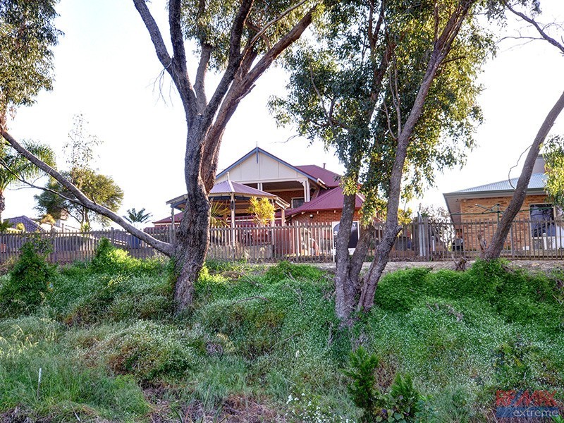 83 Fairway Circle, Connolly WA 6027